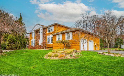 House in Marlboro Township, New Jersey, United States 1