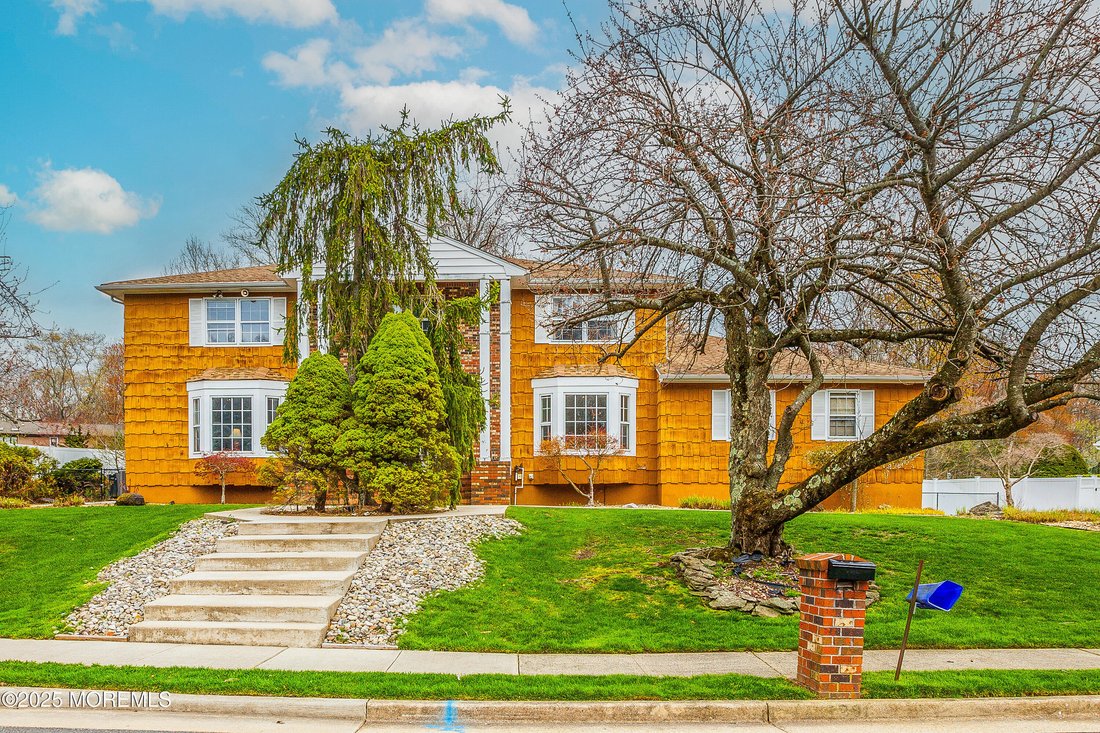House in Marlboro Township, New Jersey, United States 2 - 15507704