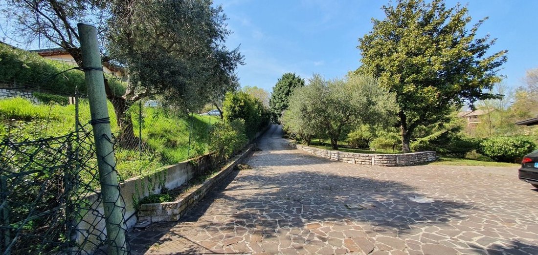 Villa in Manerba del Garda, Lombardy, Italy 3 - 15507874
