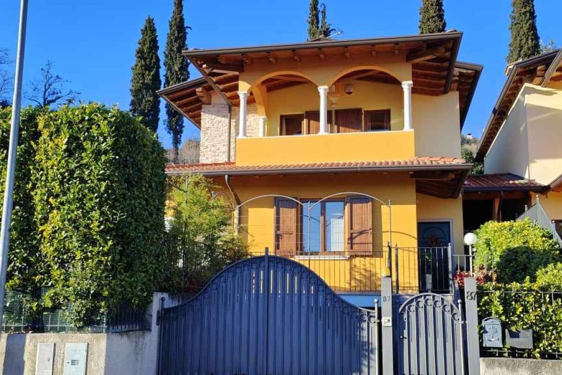 Villa in Salo, Lombardy, Italy 3 - 15508125