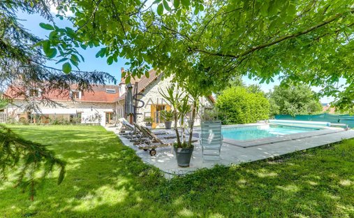 House in Saint-Cyr-sous-Dourdan, Ile-de-France, France 1
