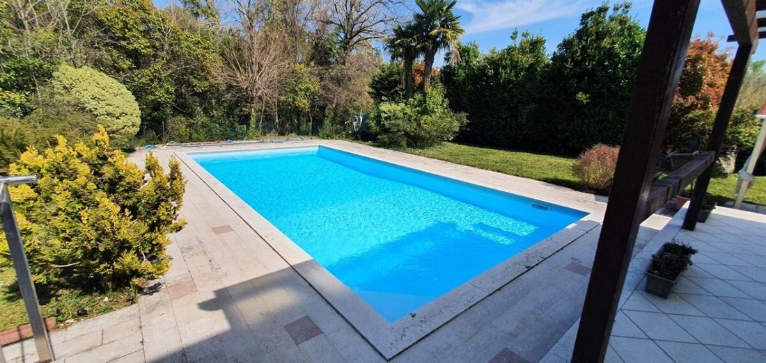 Villa in Manerba del Garda, Lombardy, Italy 5 - 15507874