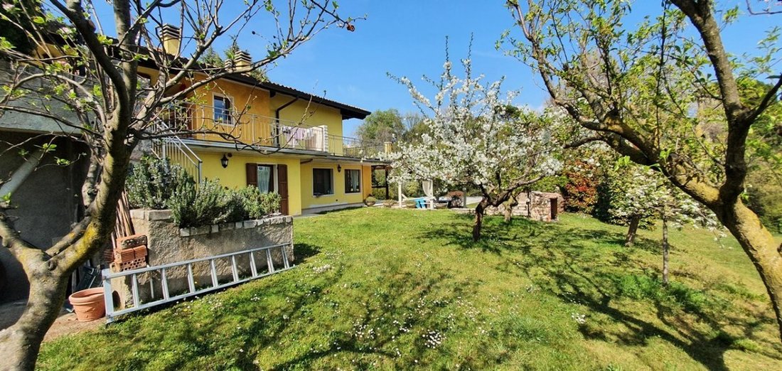 Villa in Manerba del Garda, Lombardy, Italy 4 - 15507874
