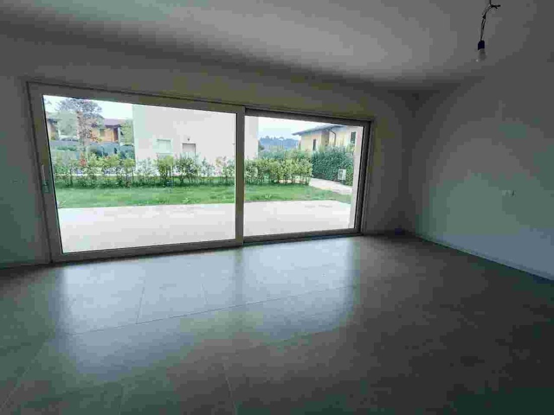 Villa in Manerba del Garda, Lombardy, Italy 2 - 15507996