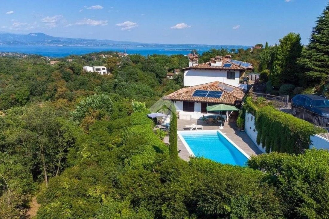 Villa in Historic Center, Padenghe sul Garda, Lombardy 1 - 15508189