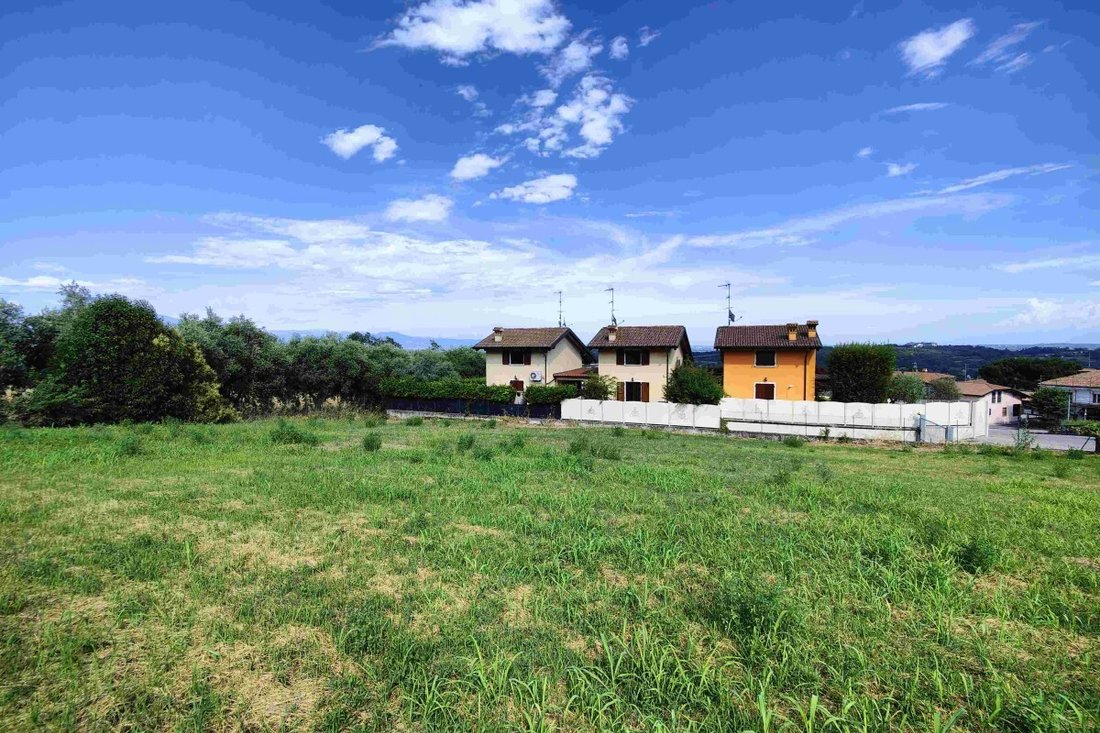 Land in Historic Center, Lonato del Garda, Lombardy 1 - 15507935