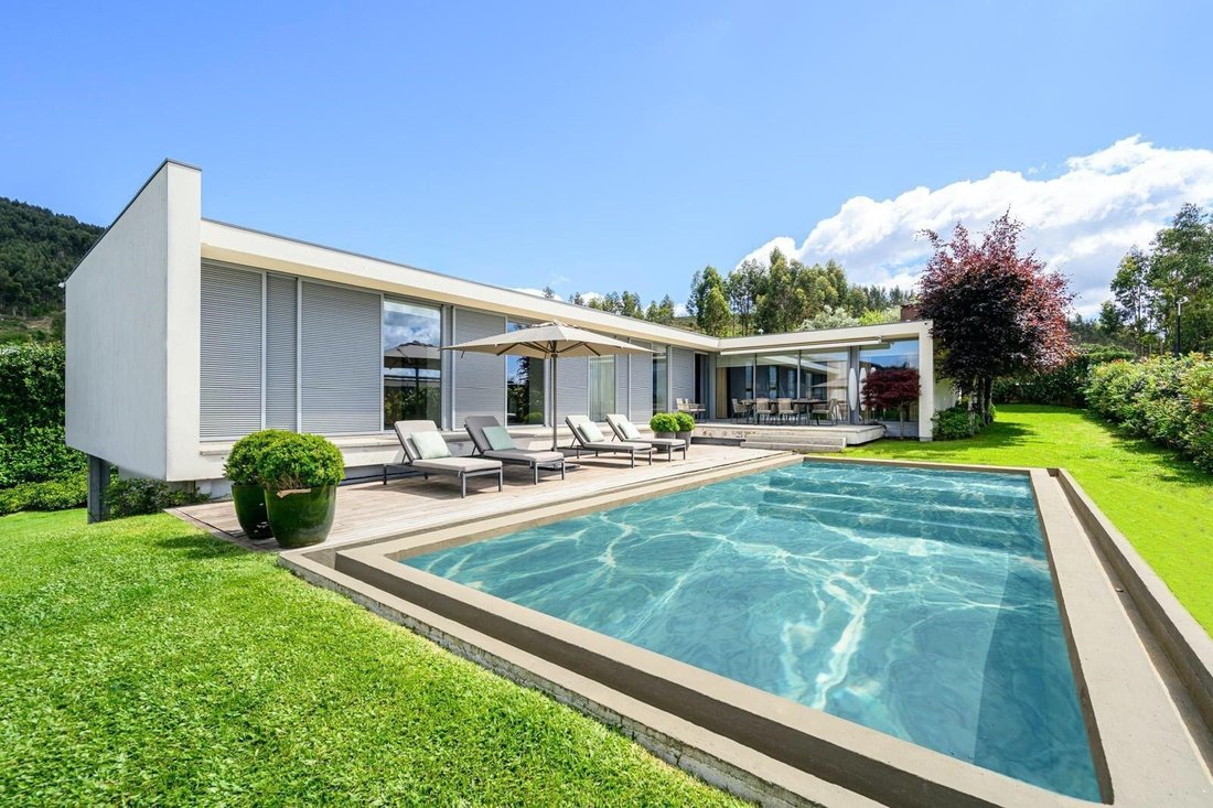 Villa in Braga (Maximinos, Se e Cividade), Braga, Portugal 2 - 15153650