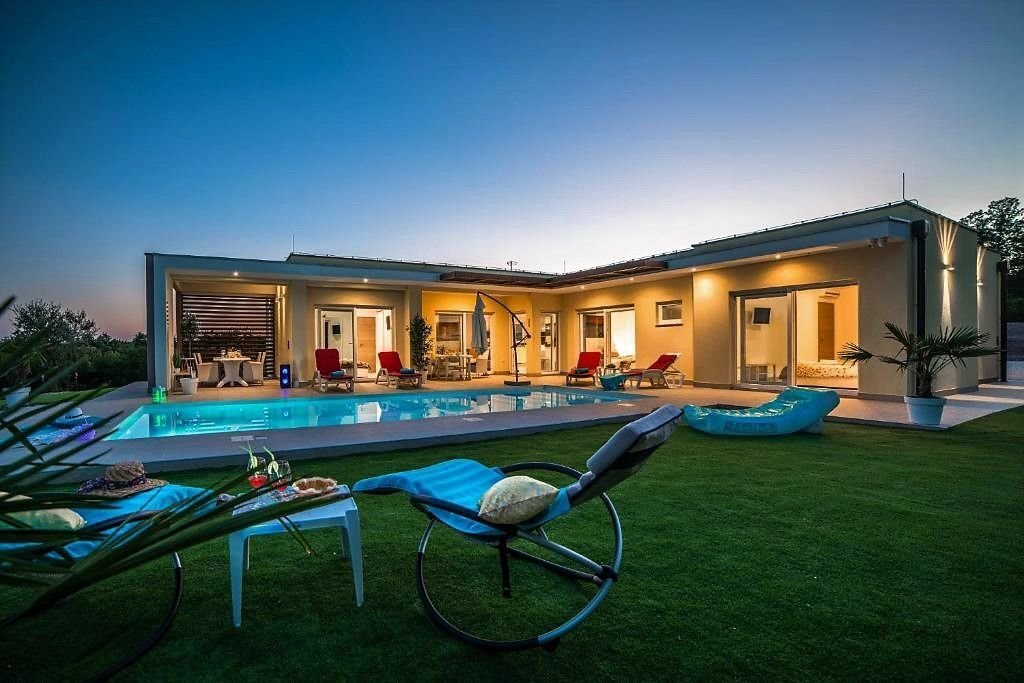 Villa in Svetvincenat, Istria County, Croatia 1 - 15506879