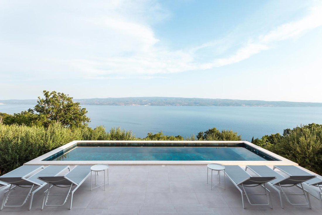 Villa in Jesenice, Split-Dalmatia County, Croatia 1 - 15494398