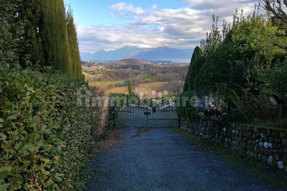 Villa in Historic Center, Padenghe sul Garda, Lombardy 2 - 15508189