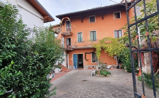 Country House in Manerba del Garda, Lombardy, Italy 1