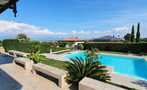 Villa a Manerba del Garda, Lombardia, Italia 1