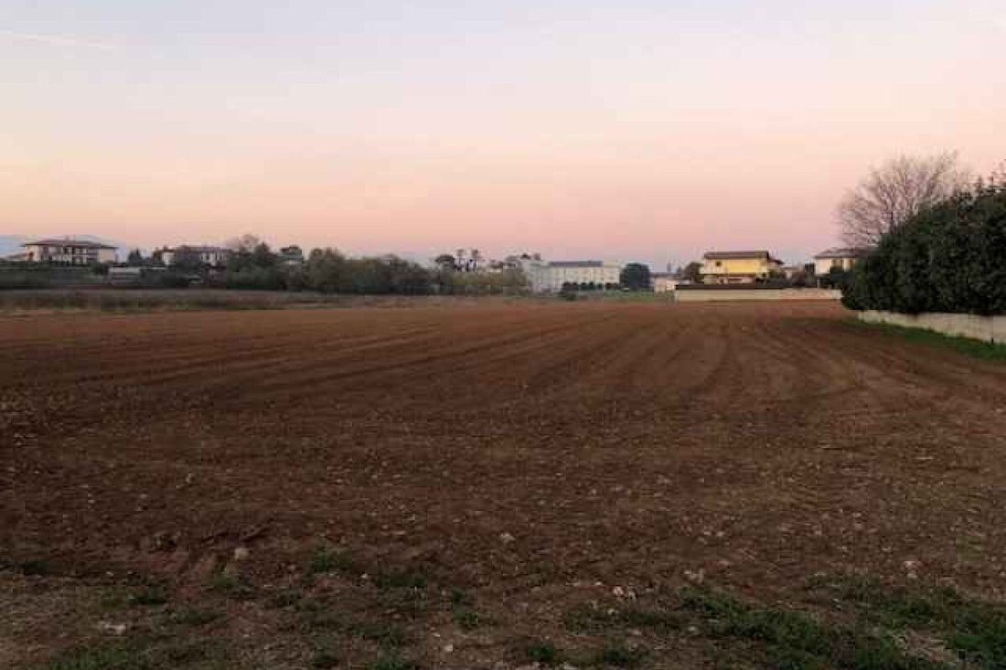 Land in Bedizzole, Lombardy, Italy 1 - 15508232