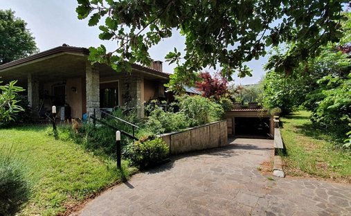 Villa a Manerba del Garda, Lombardia, Italia 1