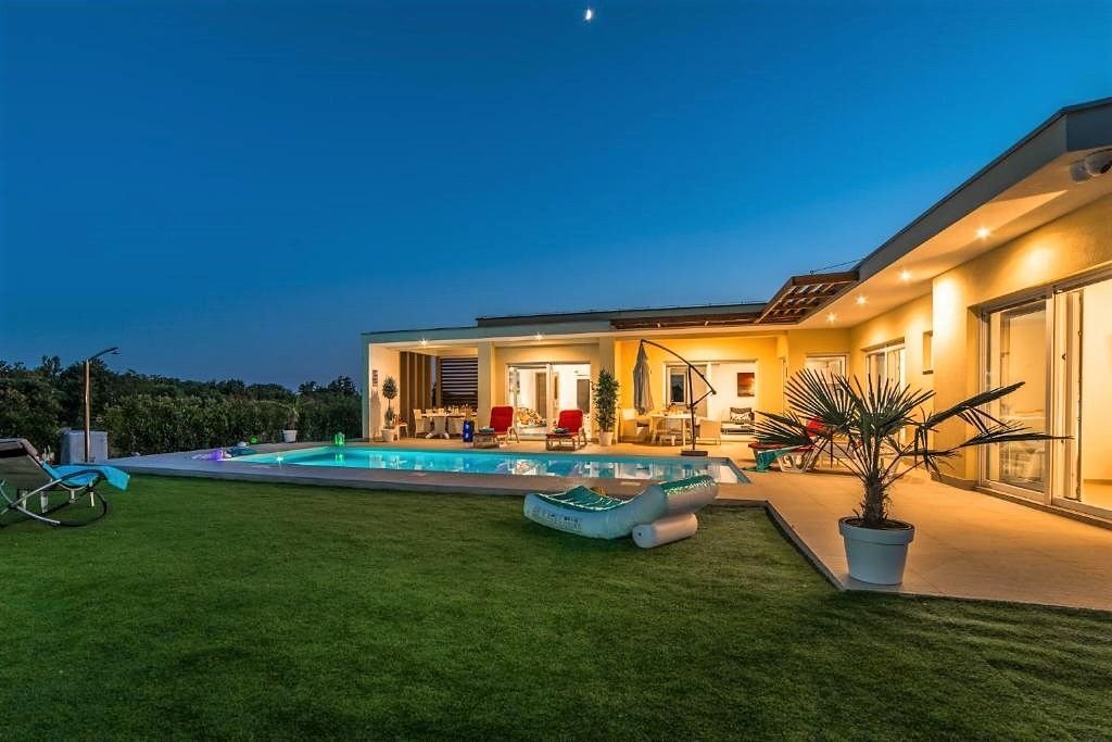Villa in Svetvincenat, Istria County, Croatia 2 - 15506879