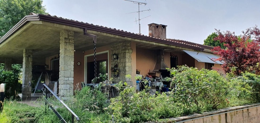 Villa in Manerba del Garda, Lombardy, Italy 2 - 15508051