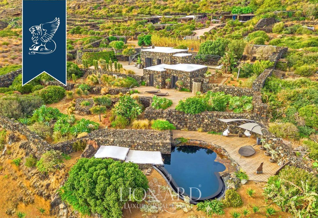Villa in Pantelleria, Sicily, Italy 3 - 14672831