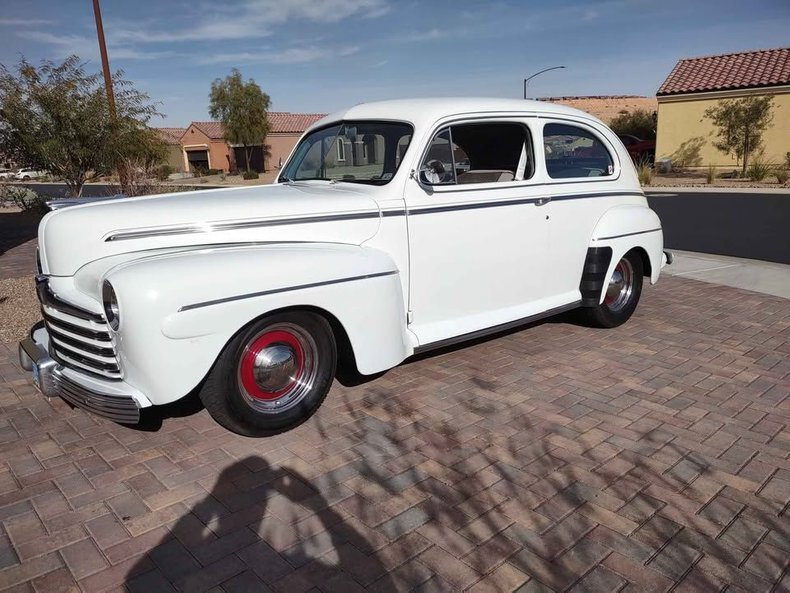 Coupe in Glendale, United States 4 - 15514912