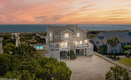 House in Oak Island, North Carolina, United States 1