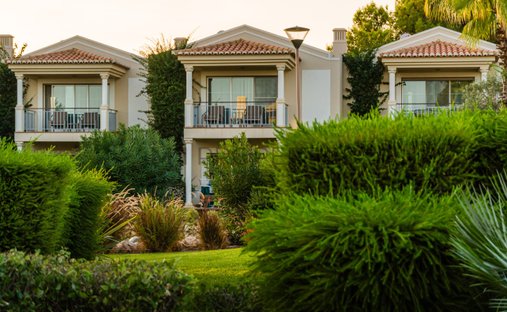 Haus in Lagoa und Carvoeiro, Portugal 1