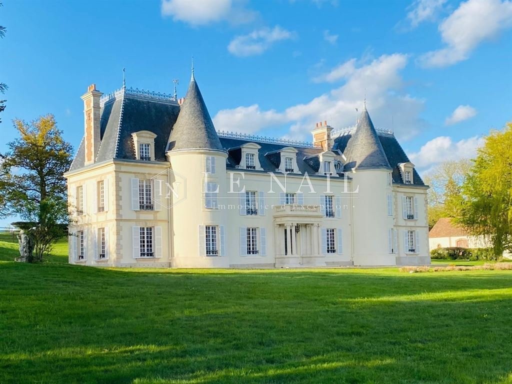 Whispers of the Perche: A 17th-Century Château Crowned in Normandy’s Rolling Verdure