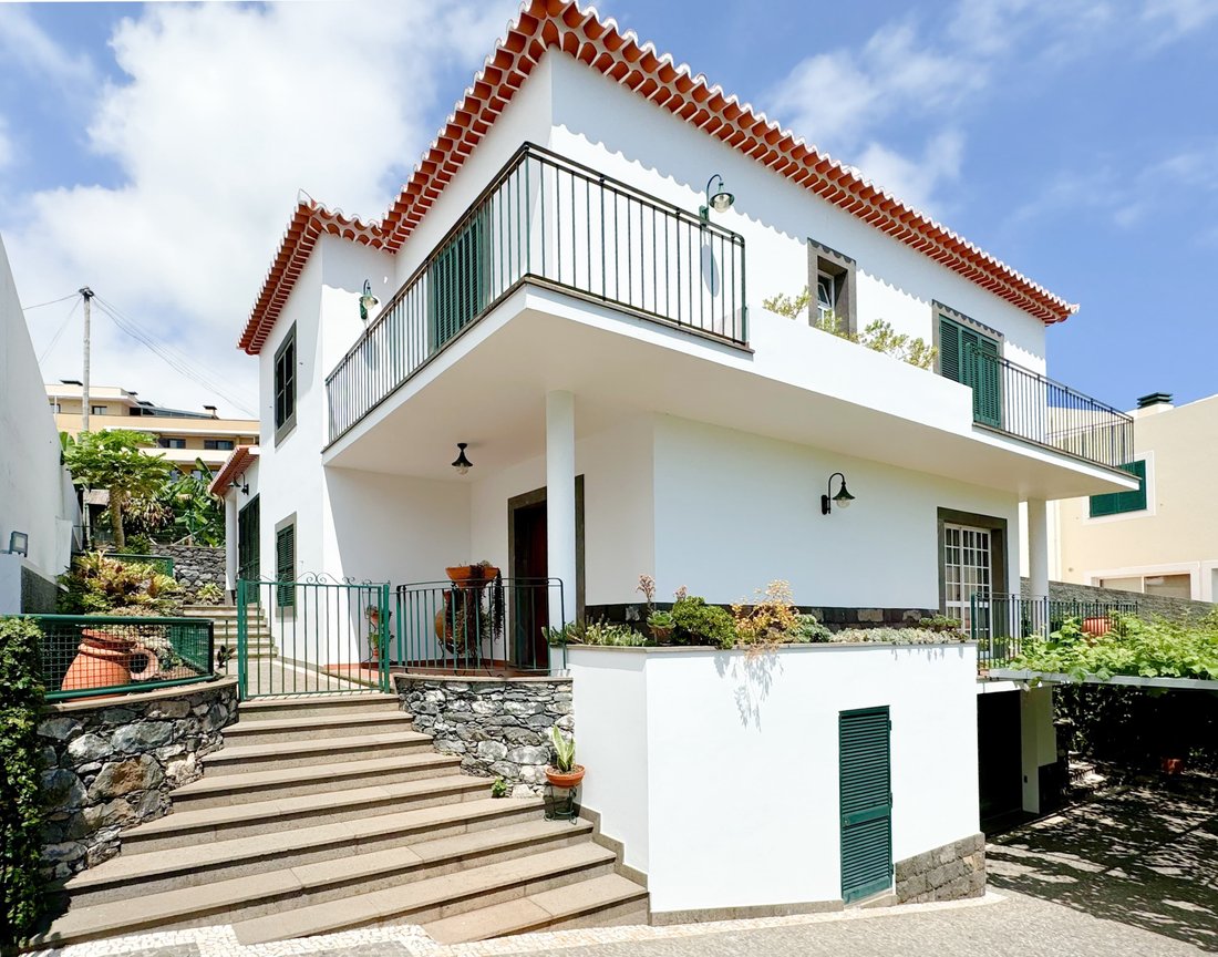 Villa in Camara De Lobos, Madeira, Portugal 1 - 15515403