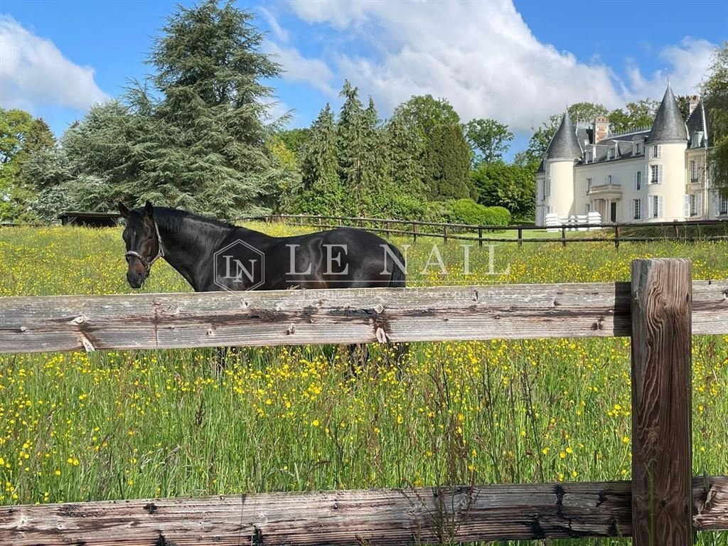 Whispers of the Perche: A 17th-Century Château Crowned in Normandy’s Rolling Verdure