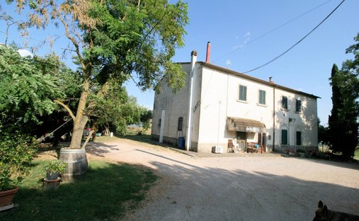 Casa di campagna a Roccastrada, Toscana, Italia 1