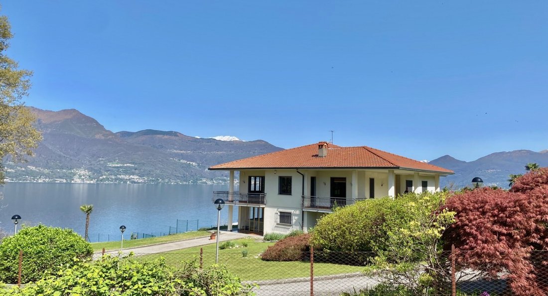 House in Porto Valtravaglia, Lombardy, Italy 1 - 15509230