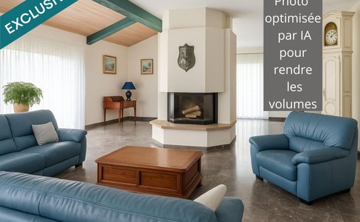 Castle for Sale in Barbezieux-Saint-Hilaire, Nouvelle-Aquitaine, France