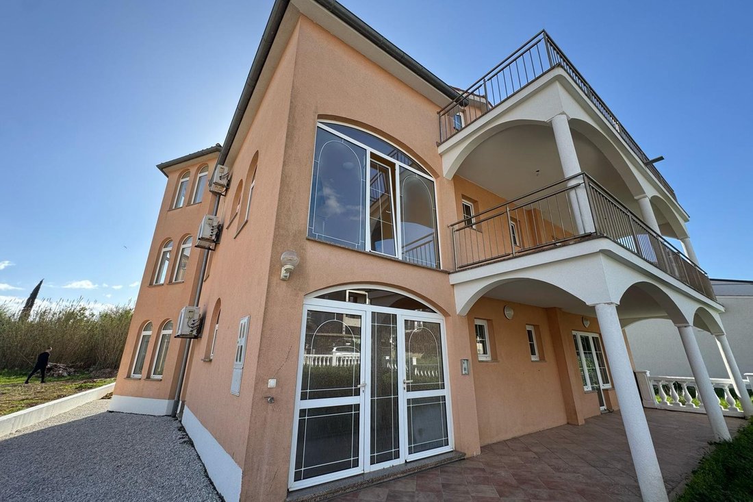 Villa in Valbandon, Istria County, Croatia 2 - 15510678