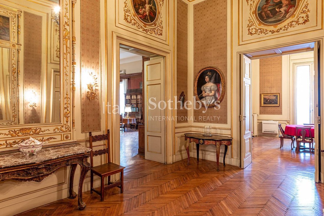 Apartment in Chiaia, Naples, Campania 3 - 13579927