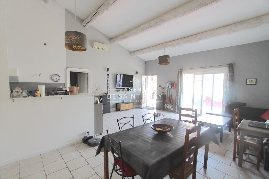 Villa in Saint-Rémy-de-Provence, Provence-Alpes-Côte d'Azur, France 2 - 15513934