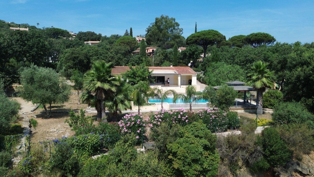 House in Grimaud, Provence-Alpes-Côte d'Azur, France 2 - 15513445
