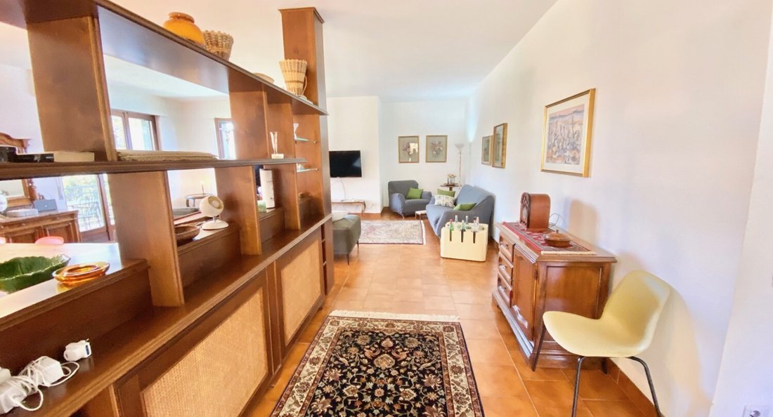 House in Porto Valtravaglia, Lombardy, Italy 2 - 15509230