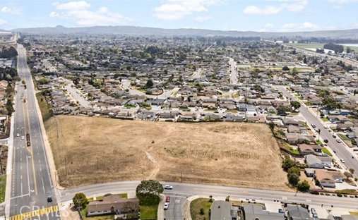 Land in Santa Maria, California, United States 1