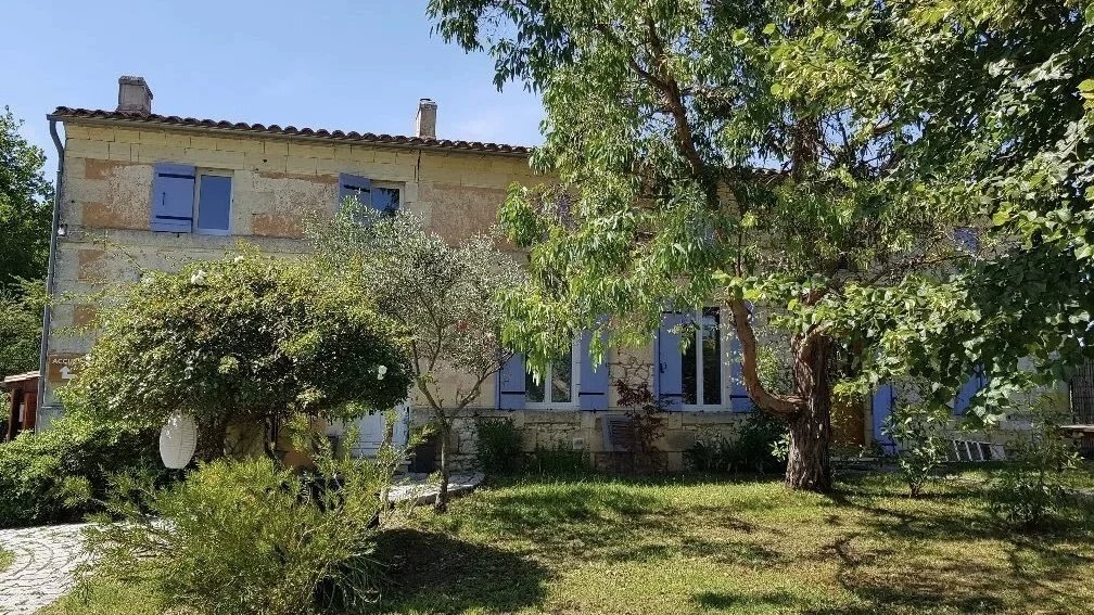 Berson, Nouvelle-Aquitaine, France 4 - 14805377