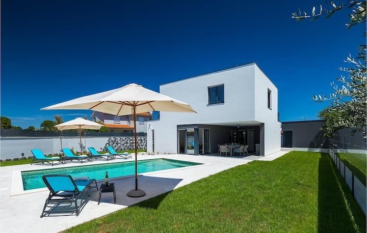 Villa in Mjesni odbor Busoler, Grad Pula, Istria County 1 - 15511130