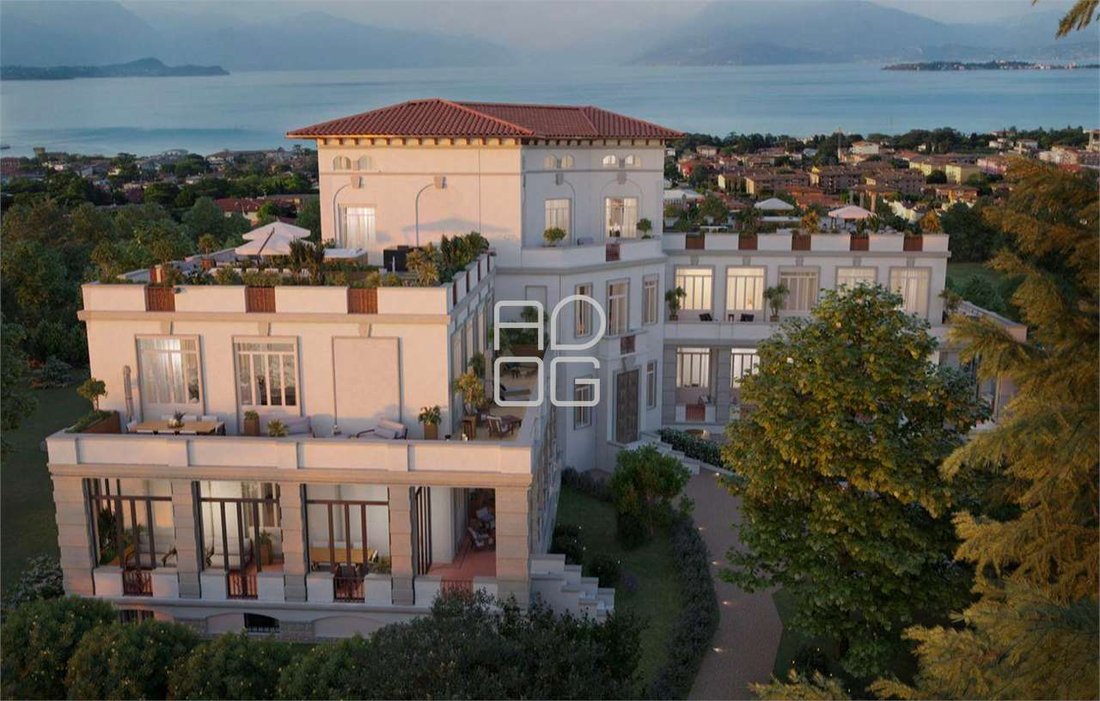 Apartment in Desenzano Centro, Desenzano del Garda, Lombardy 3 - 15486760