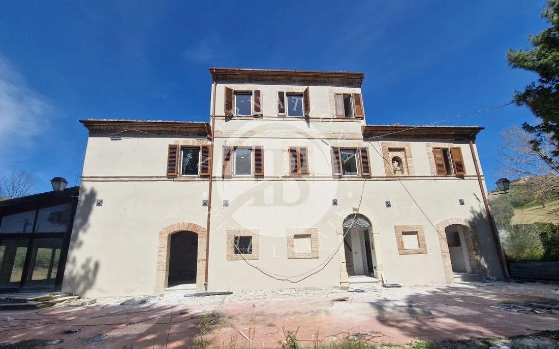 Villa in Montedinove, Marche, Italy 3 - 15509360