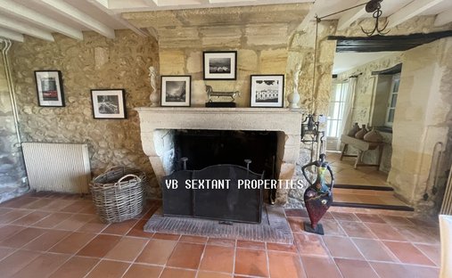 Castle for Sale in Langoiran, Nouvelle-Aquitaine, France