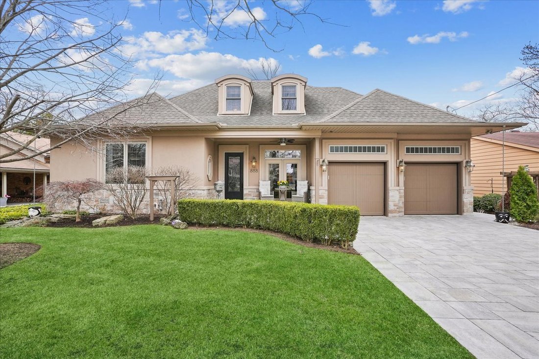 House in Burlington, Ontario, Canada 2 - 15524447