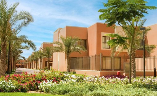 Villa en Abu Dabi, Abu Dabi, Emiratos Árabes Unidos 1