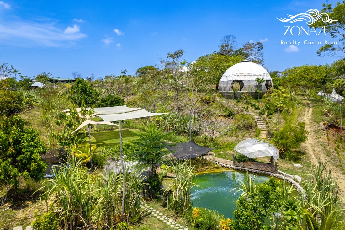 Estate in Santa Teresa Beach, Puntarenas Province, Costa Rica 1 - 15520222