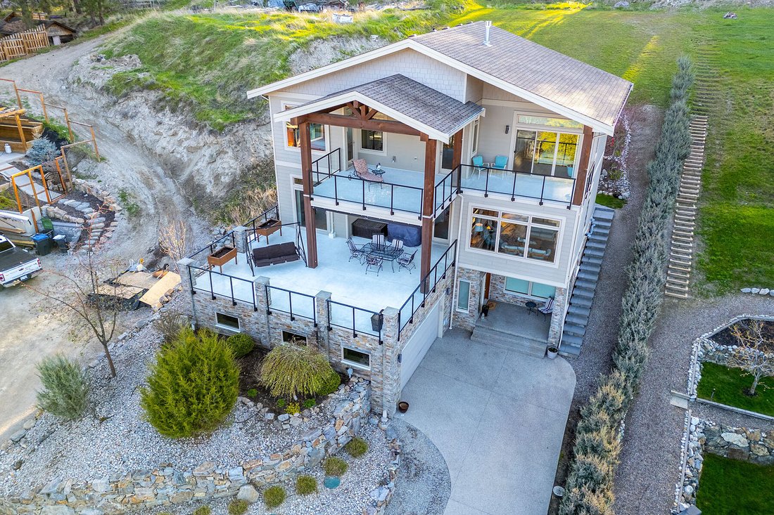 House in Lake Country, British Columbia, Canada 2 - 15520813