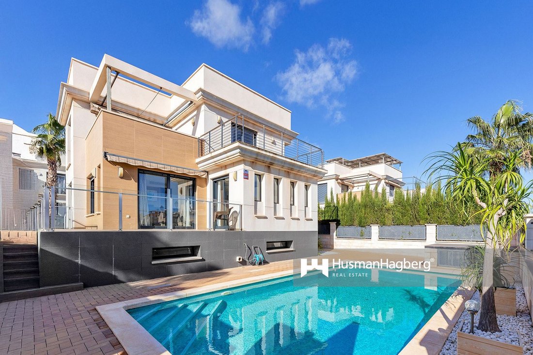 Villa in Playa Flamenca, Orihuela, Valencian Community 1 - 15520781