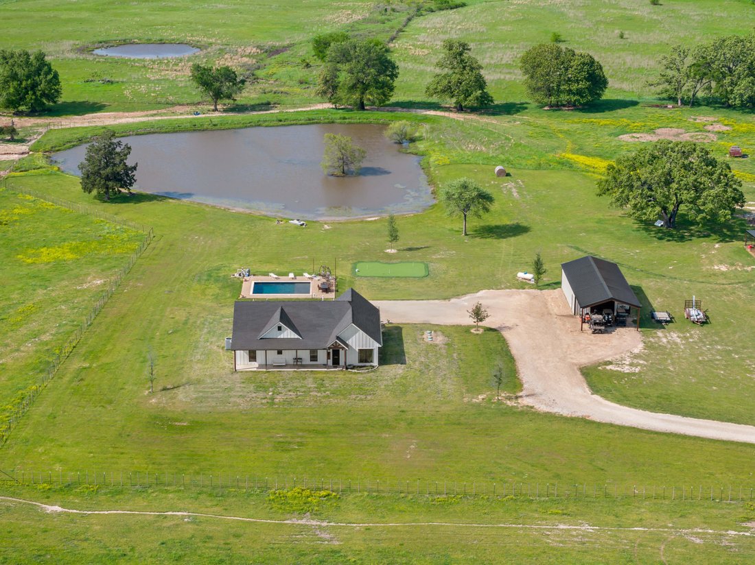 Farm Ranch in Paris, Texas, United States 5 - 15520293