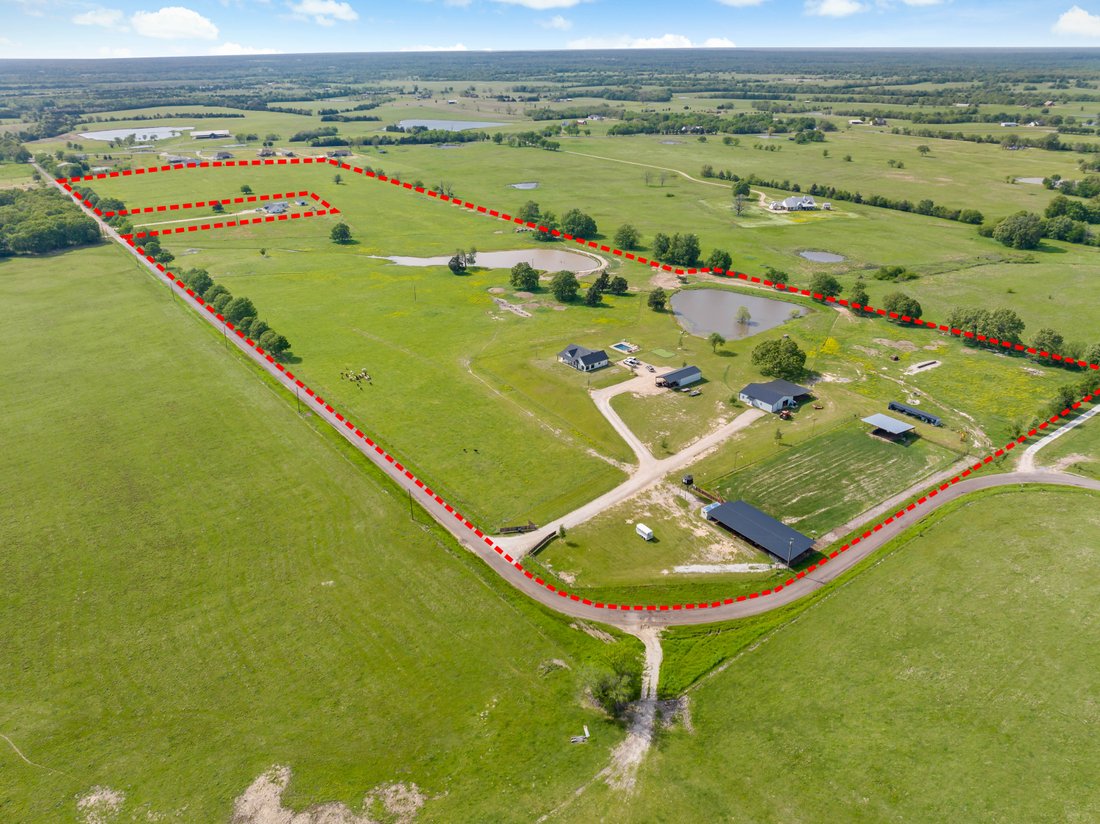 Farm Ranch in Paris, Texas, United States 3 - 15520293