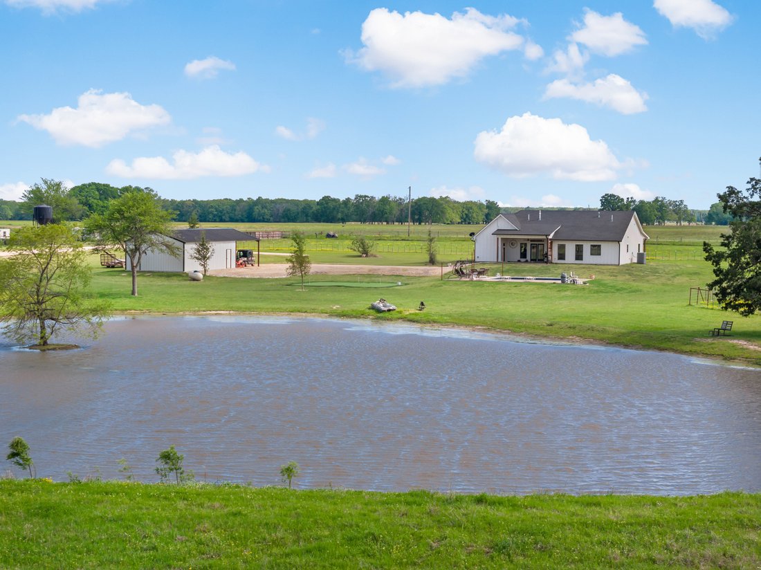 Farm Ranch in Paris, Texas, United States 4 - 15520293