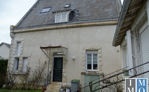Castle for Sale in Saint-Florent-sur-Cher, Centre-Val de Loire, France